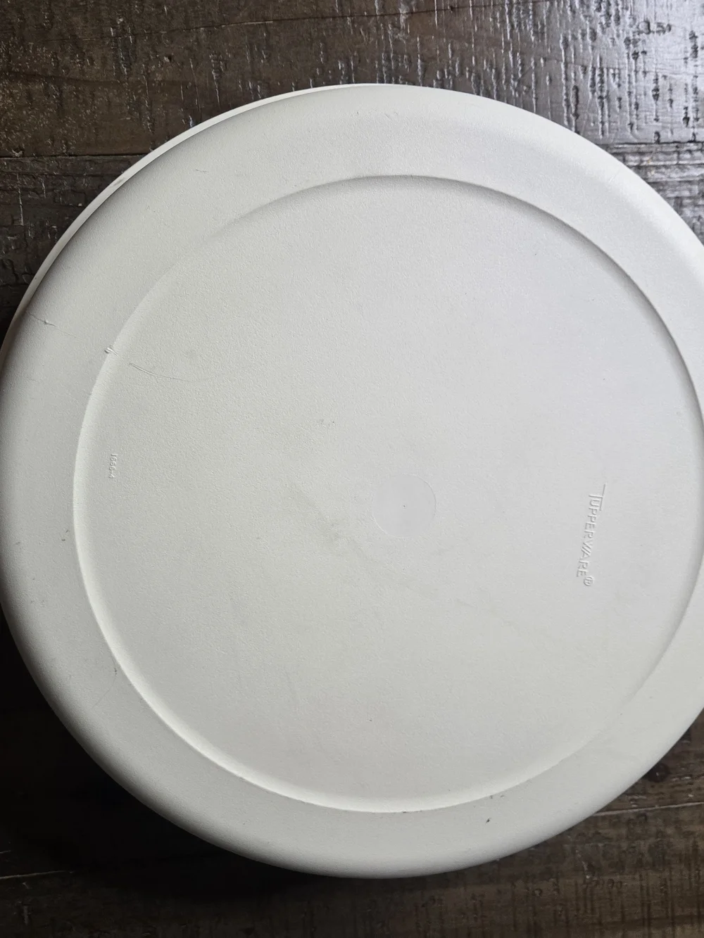 Tupperware Round Divided Tray w/ Lid Snack Veggie Chip & Dip Serving Platter